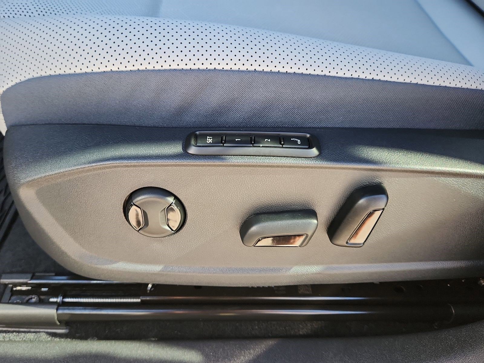 New 2025 Volkswagen ID.4 Pro S Plus image 9