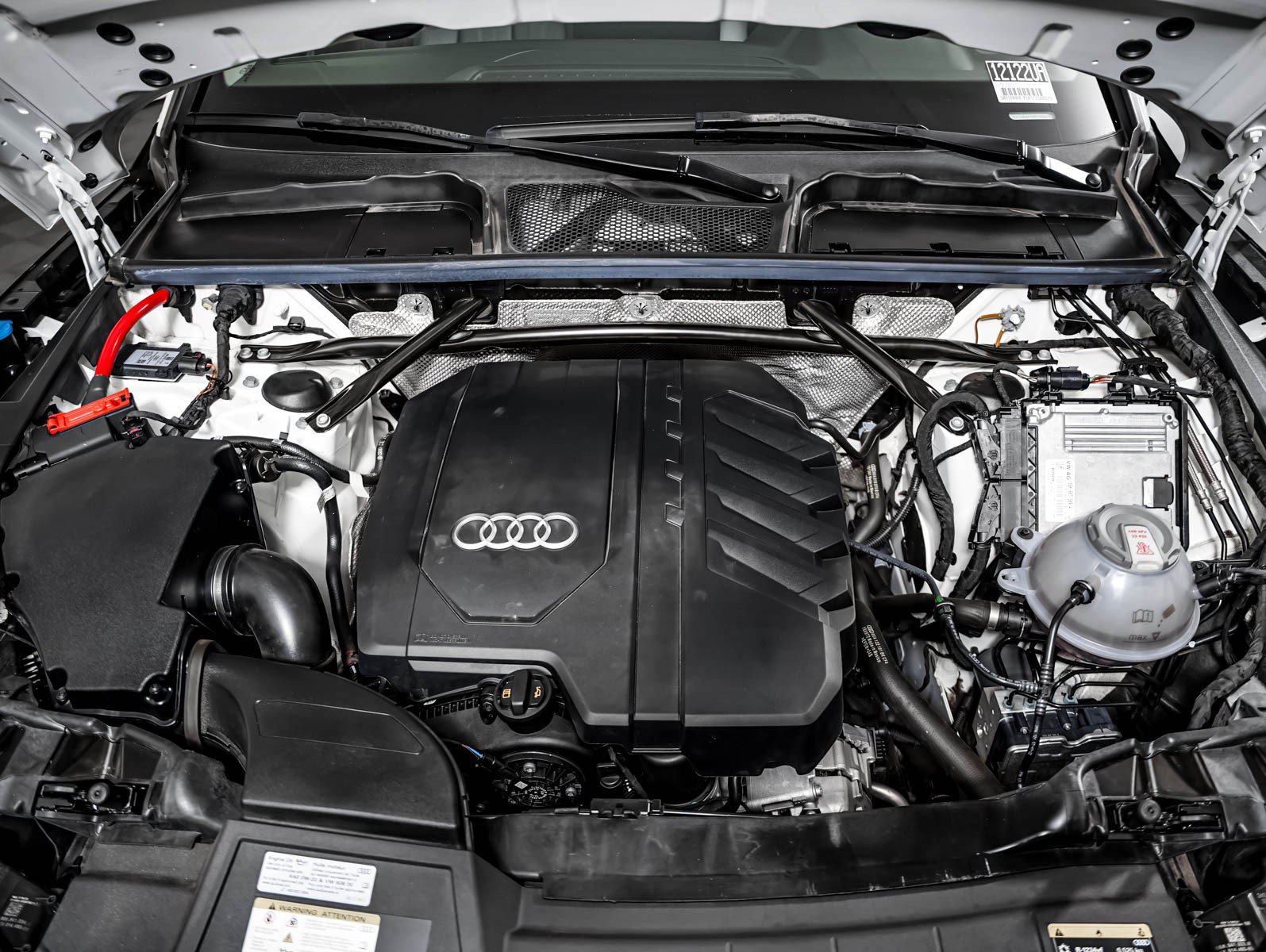 Used 2023 Audi Q5 2.0T Premium w/ Convenience Package AWD/4WD image 4