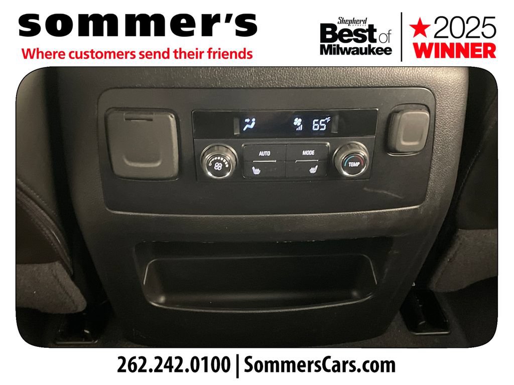 Used 2020 GMC Yukon Denali w/ Denali Premium Package AWD/4WD image 24