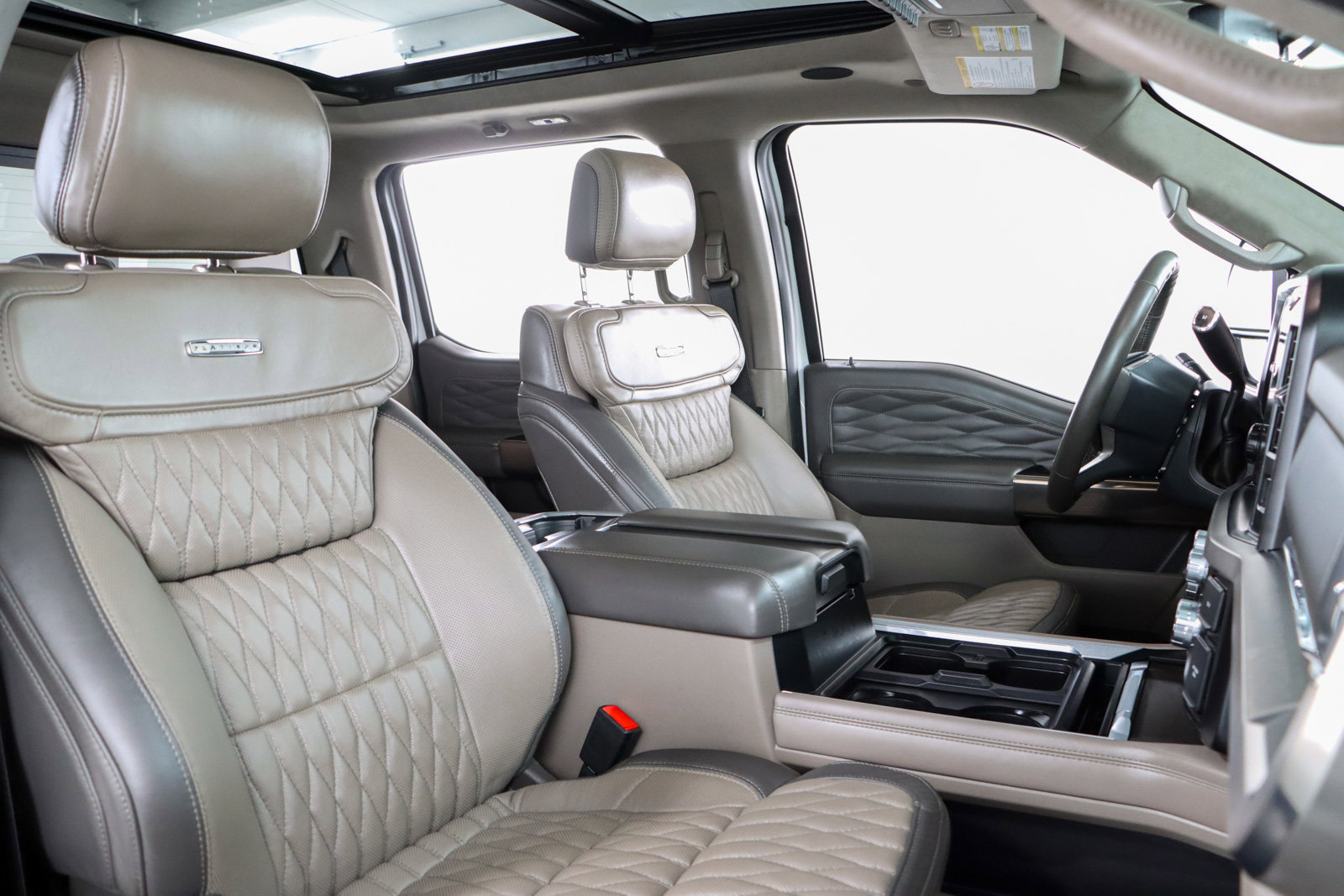 Used 2025 Ford F450 Platinum w/ Platinum Plus Package image 31