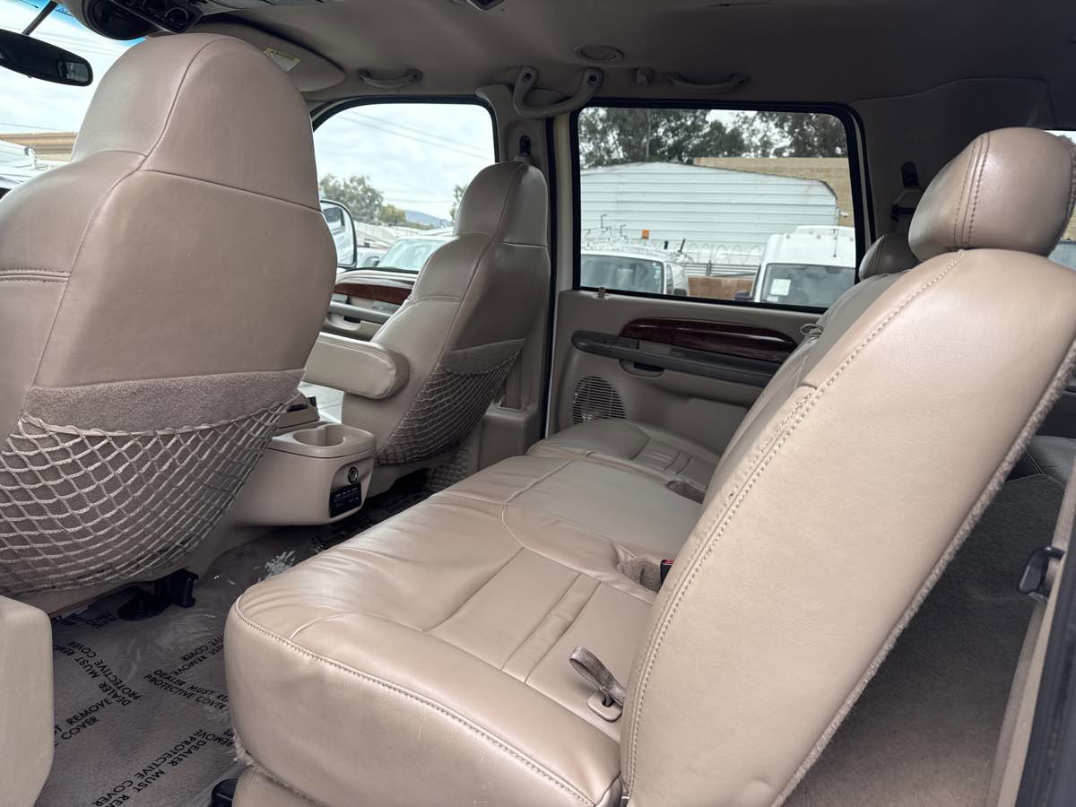 Used 2003 Ford Excursion XLT image 14