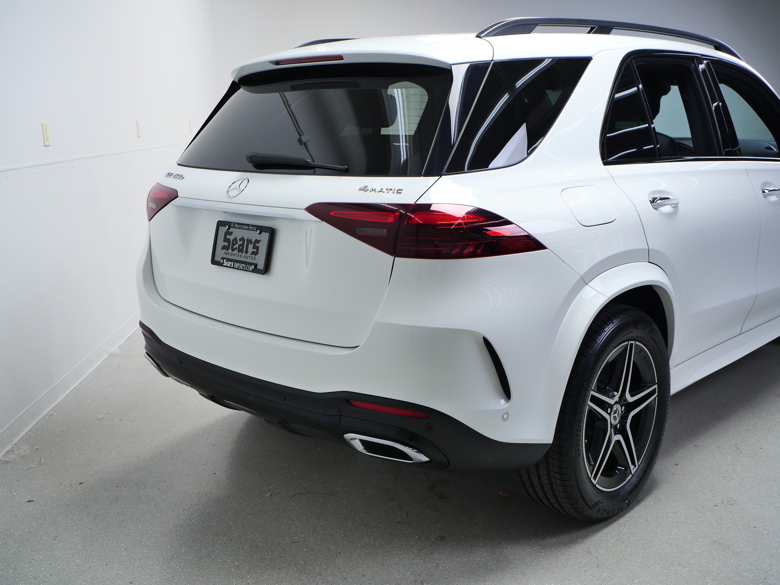Certified 2025 Mercedes-Benz GLE 450e 4MATIC w/ AMG Line Exterior image 5