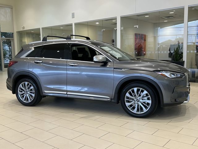 Certified 2025 INFINITI QX50 Luxe w/ Accent Package image 5