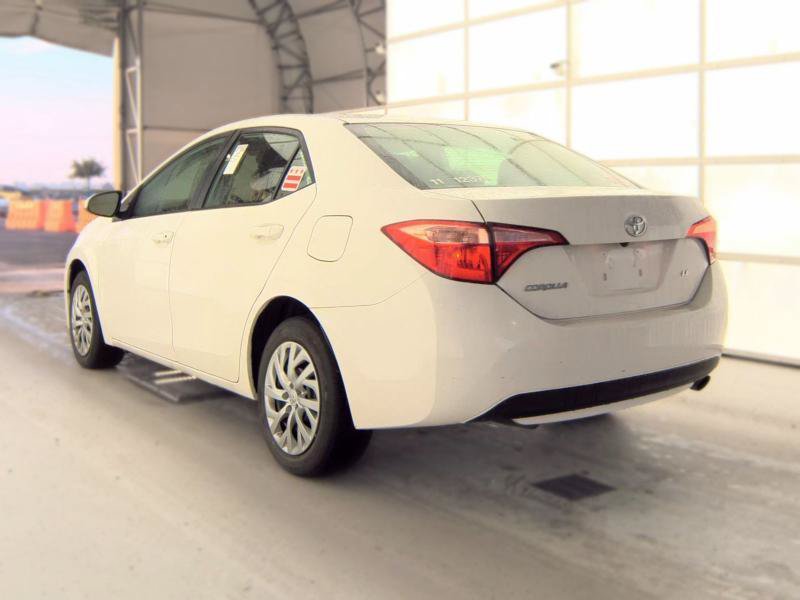 Used 2018 Toyota Corolla LE FWD image 3