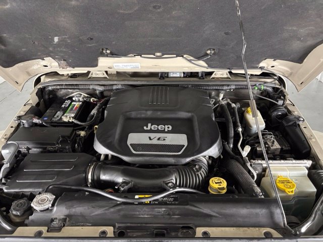 Used 2017 Jeep Wrangler Unlimited Sahara w/ Max Tow Package AWD/4WD image 25