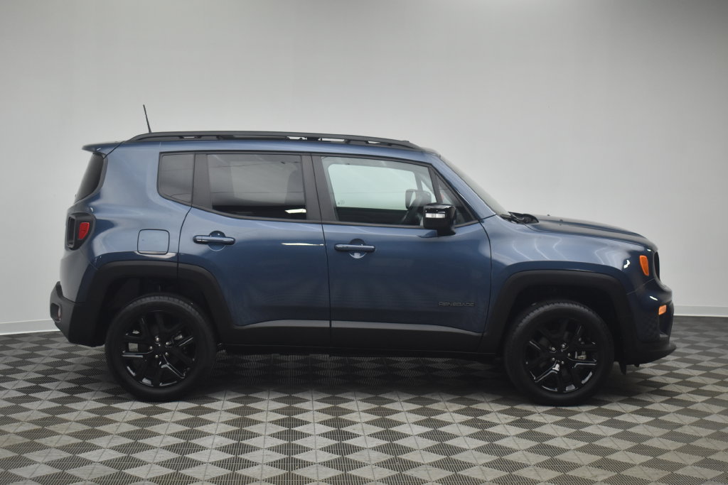 Used 2023 Jeep Renegade Altitude w/ Sun/Sound Group AWD/4WD image 11