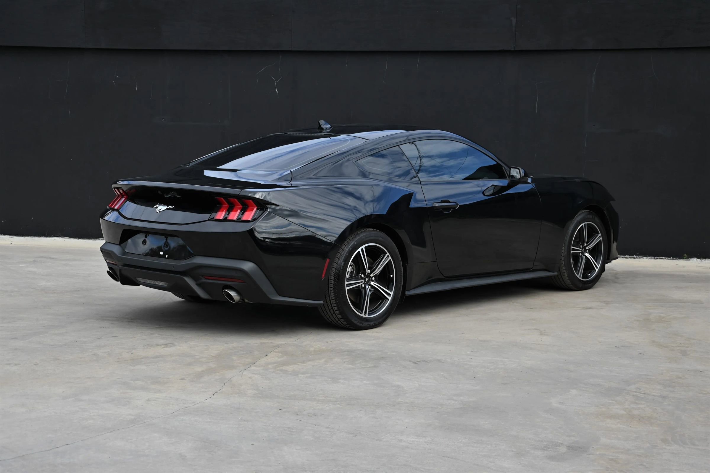 Used 2024 Ford Mustang Coupe image 5