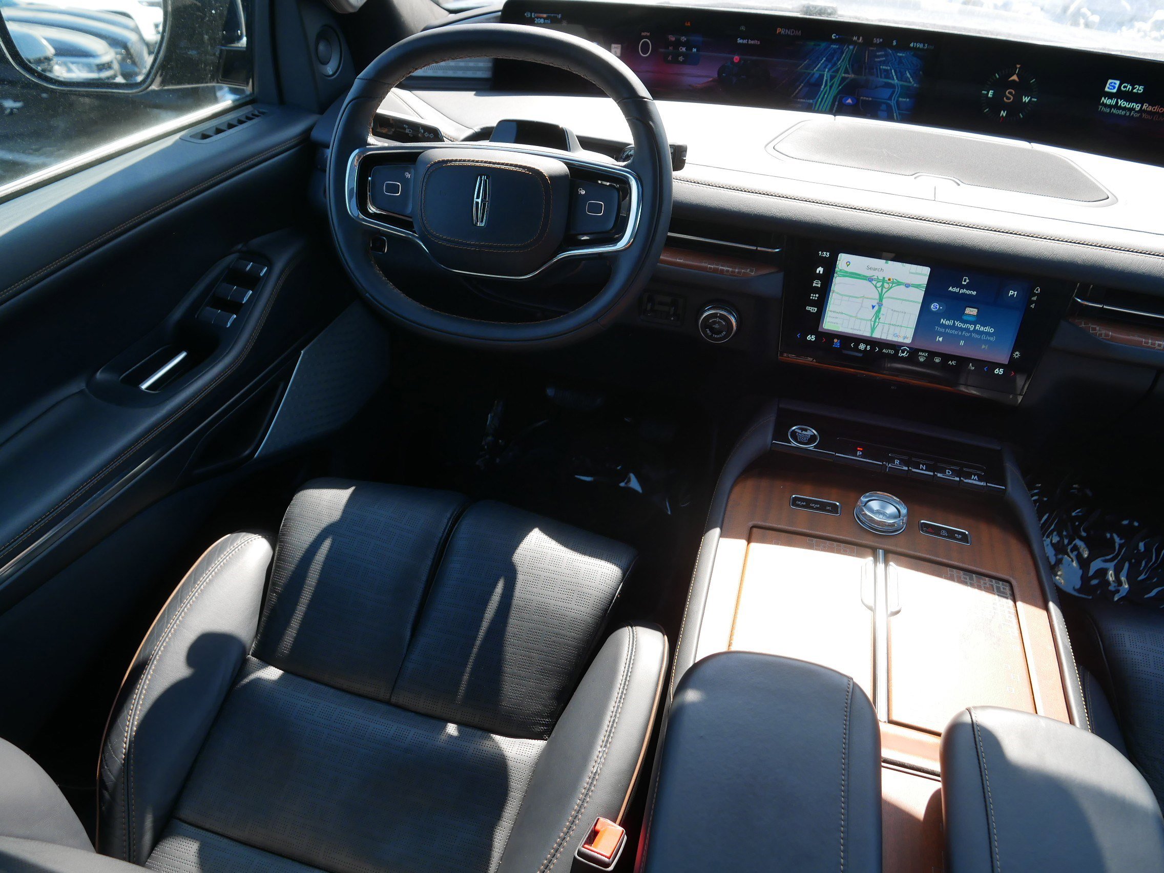 Used 2025 Lincoln Navigator L Black Label image 9