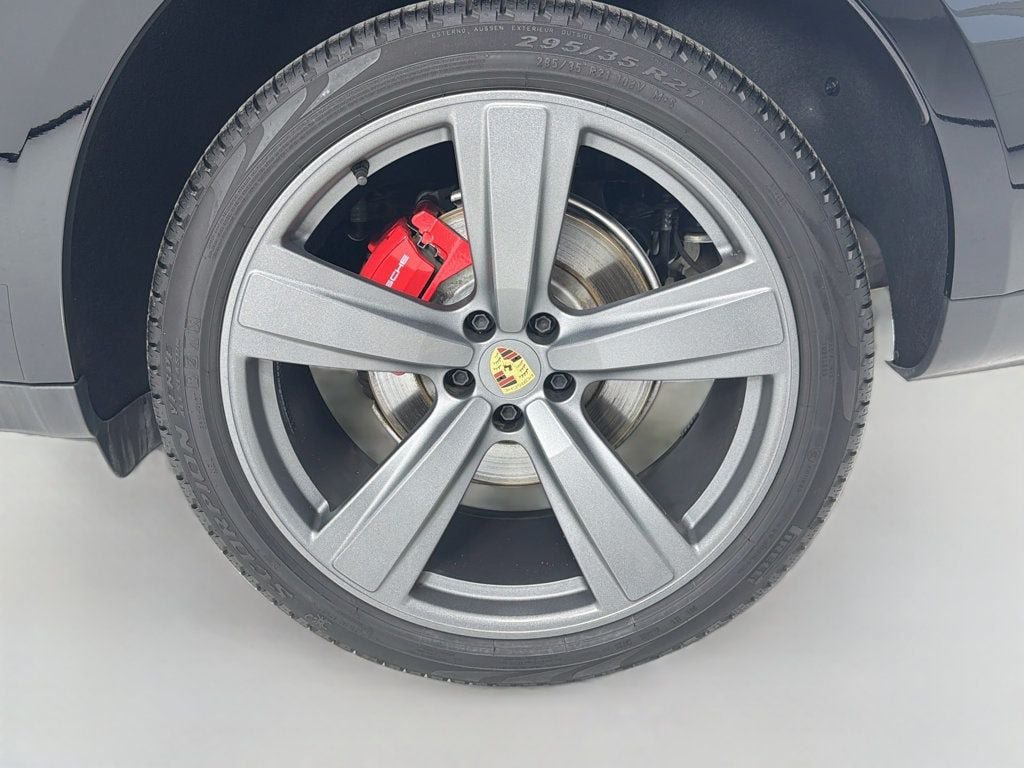Certified 2026 Porsche Macan S AWD/4WD image 11
