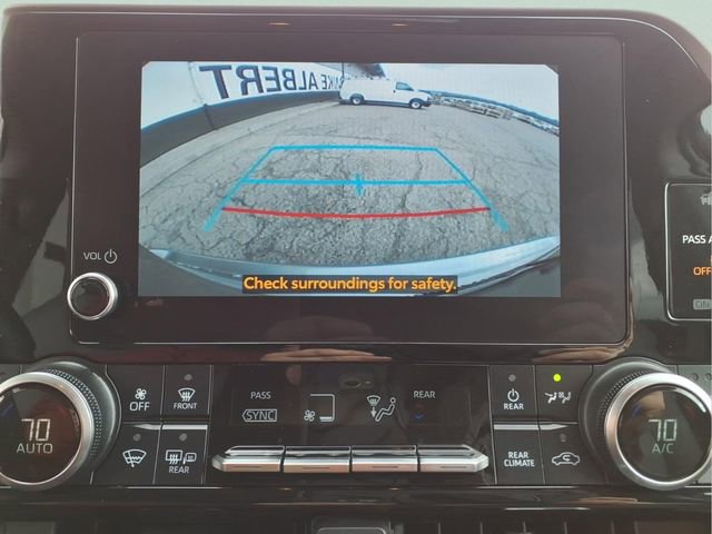 Used 2023 Toyota Highlander XLE image 19