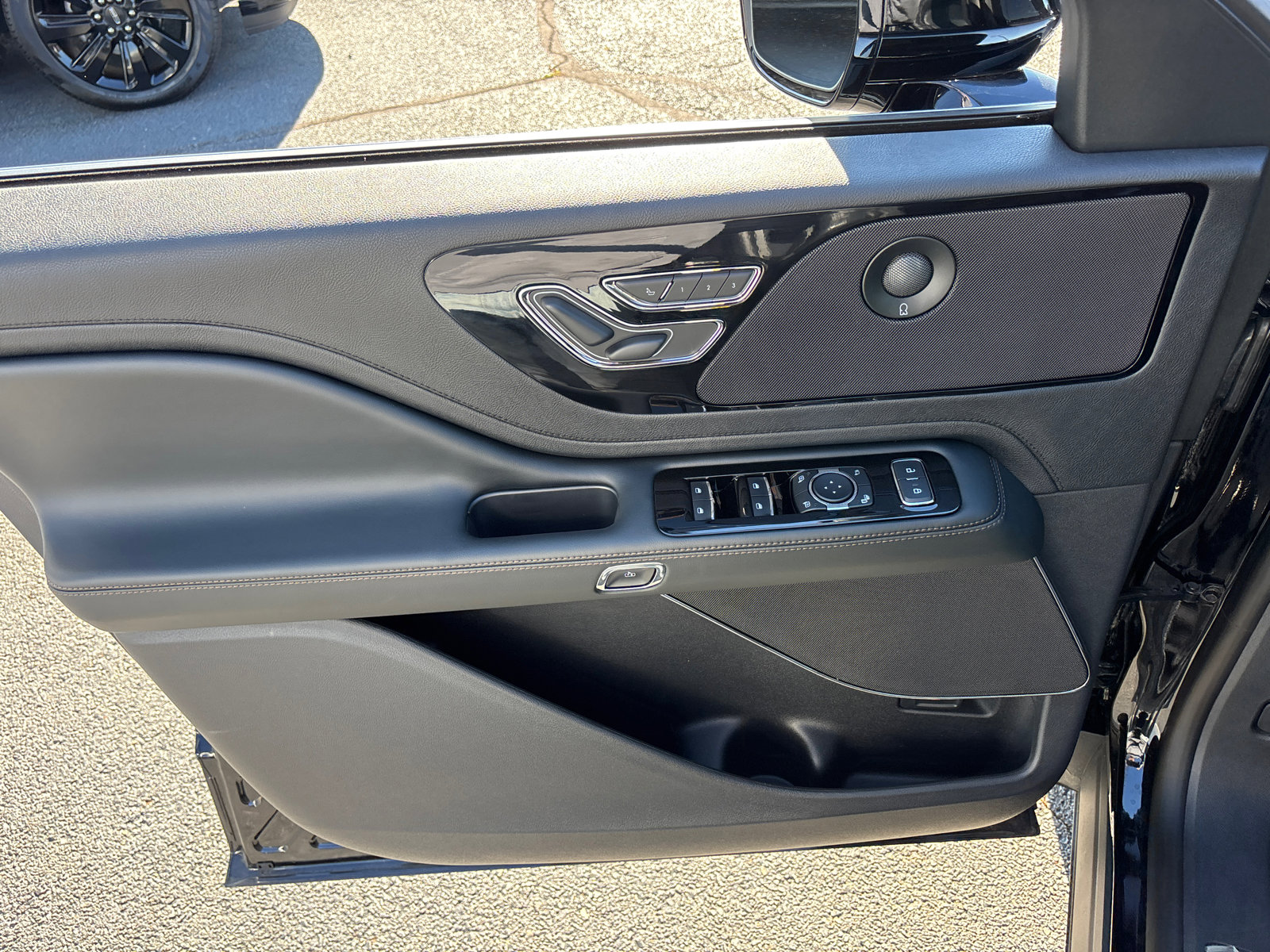 New 2025 Lincoln Aviator Reserve w/ Illumination Package image 11