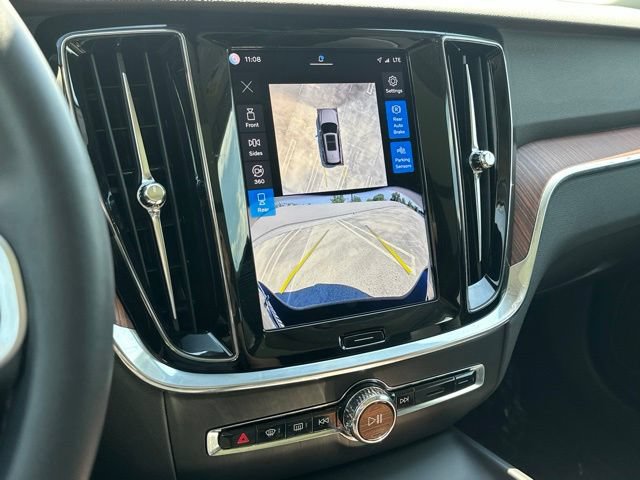 Certified 2025 Volvo V60 B5 Cross Country Plus AWD/4WD image 24
