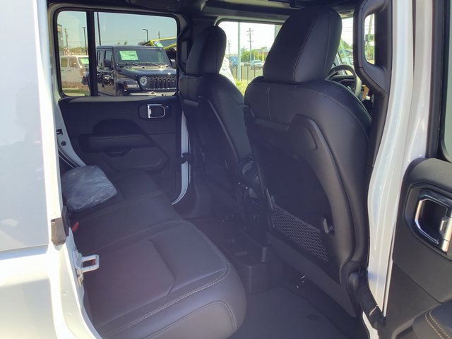 New 2025 Jeep Wrangler Sahara image 38