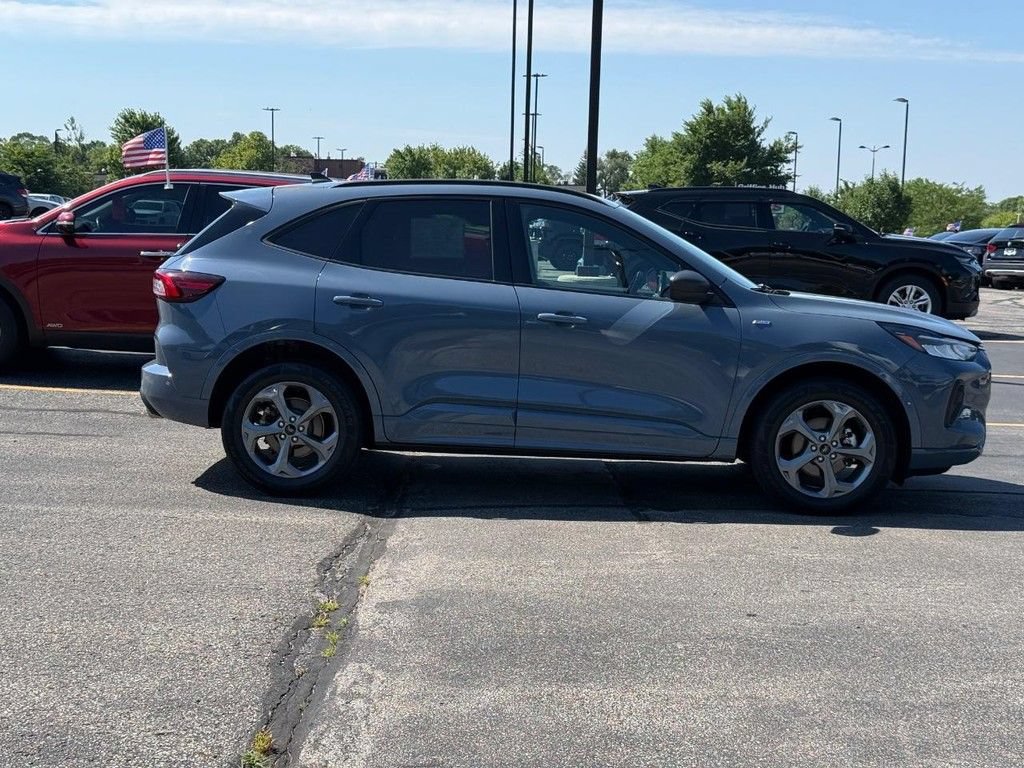 Used 2024 Ford Escape ST-Line AWD/4WD image 2