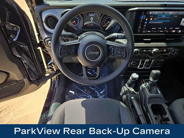 Used 2025 Jeep Gladiator Sport AWD/4WD image 3