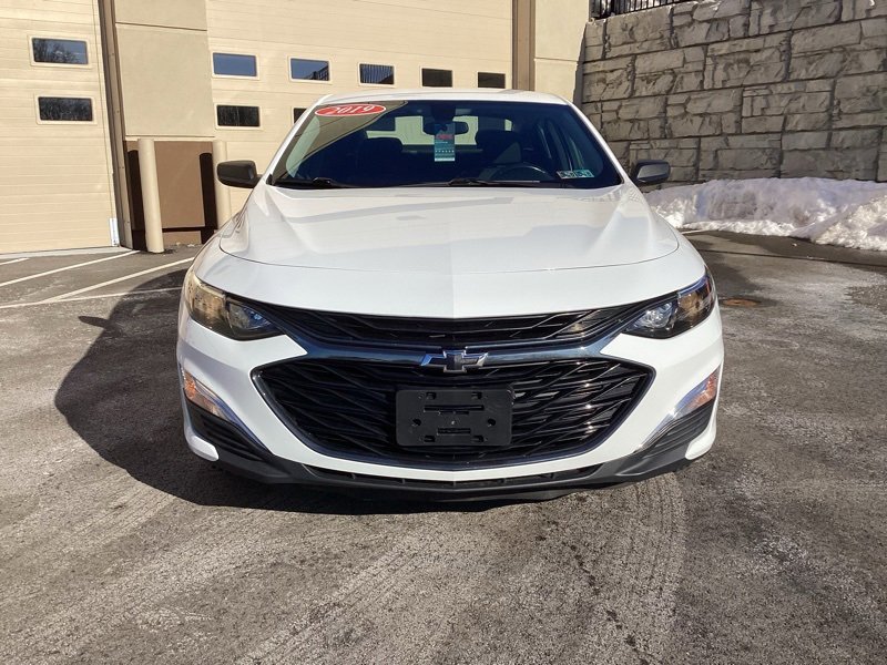 Used 2019 Chevrolet Malibu RS image 2