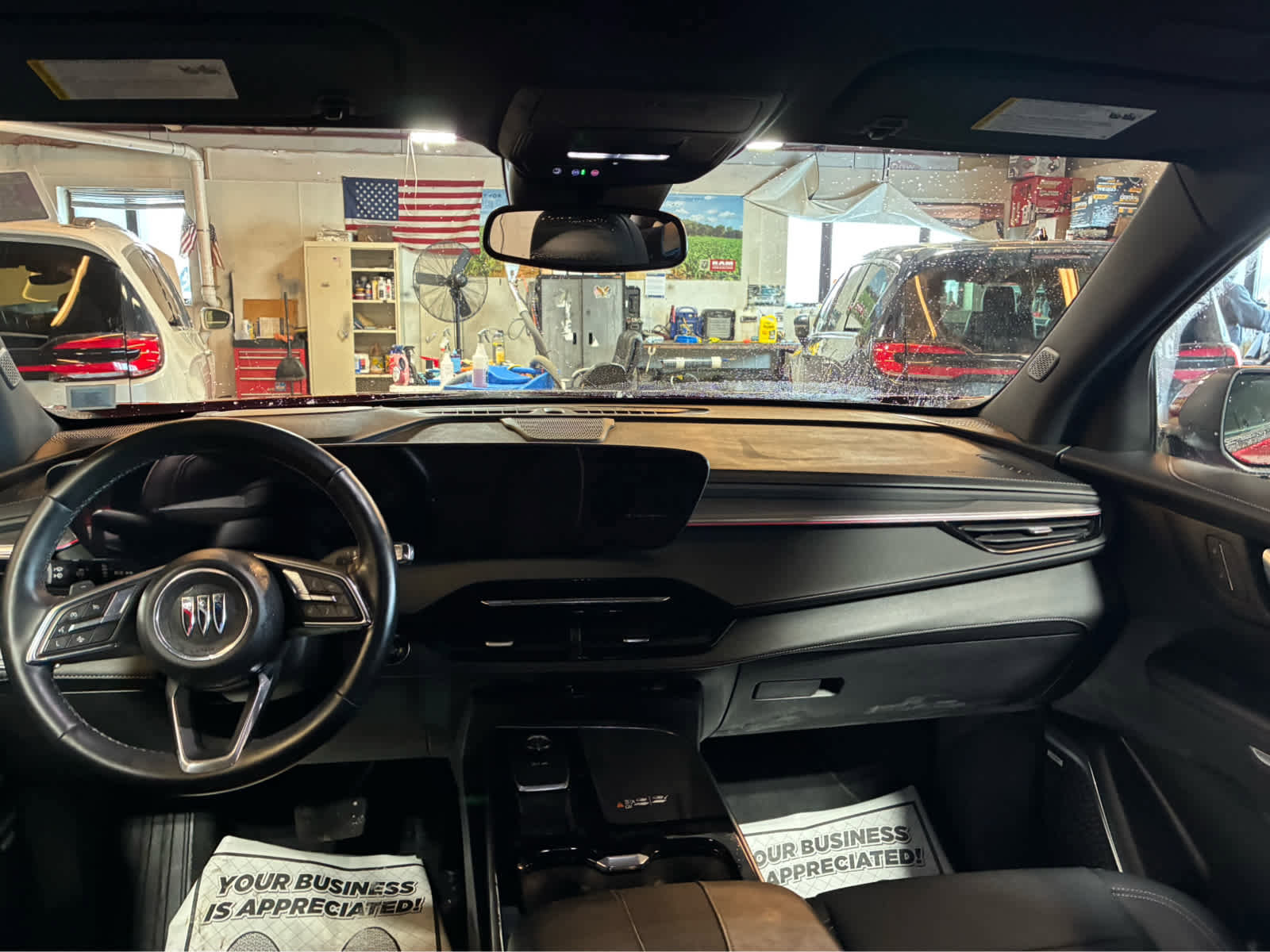 Used 2025 Buick Enclave Preferred image 9