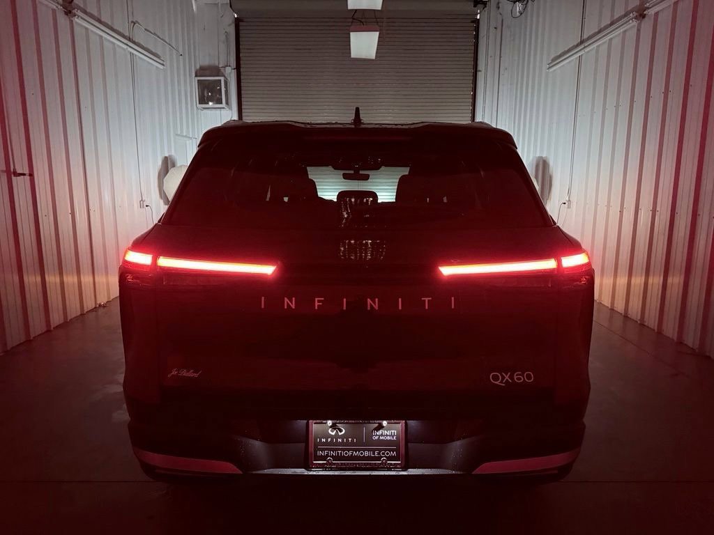 Certified 2027 INFINITI QX60 Luxe w/ Cargo Package FWD image 9