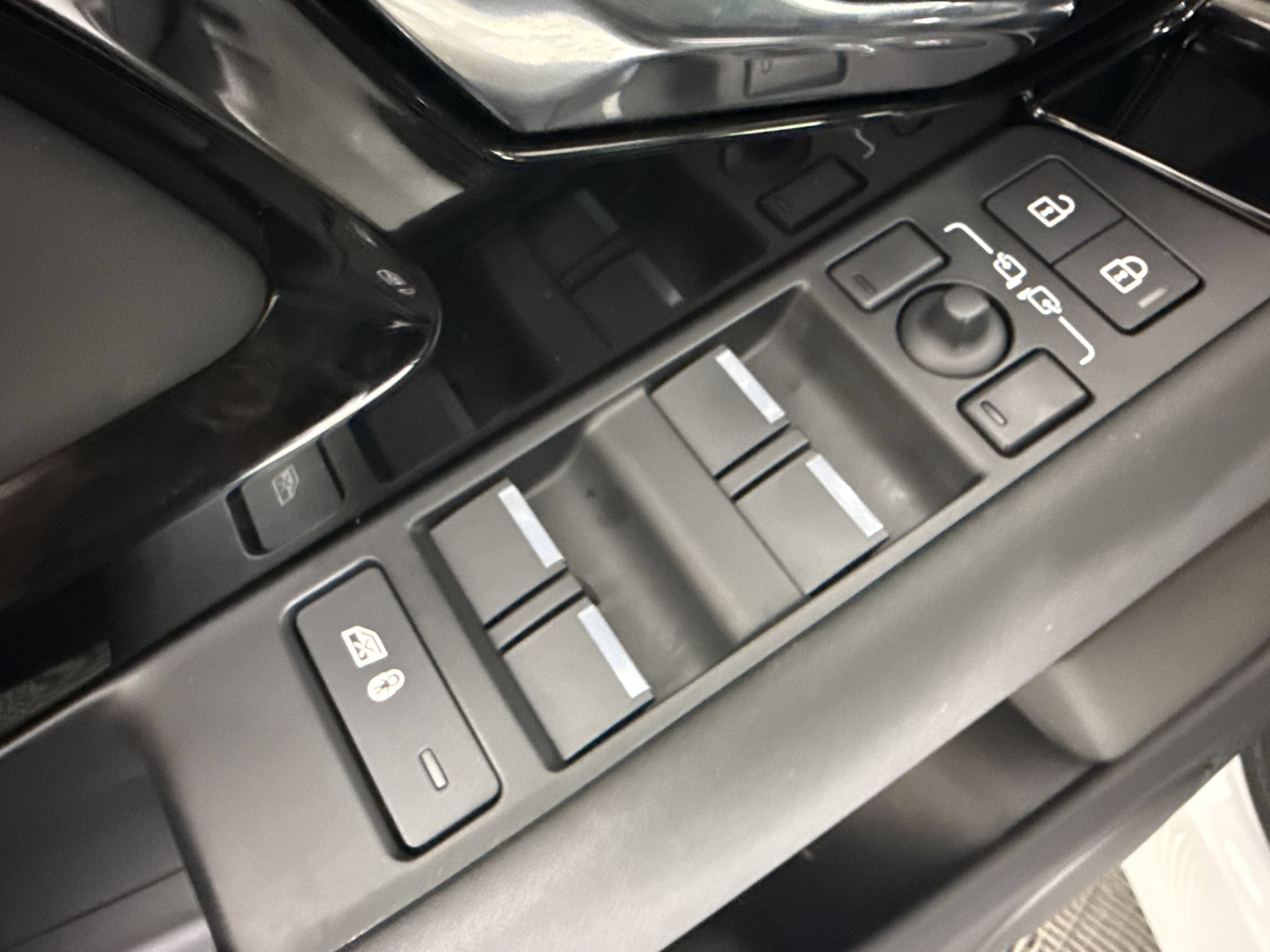 Used 2026 Land Rover Range Rover Evoque S AWD/4WD image 14