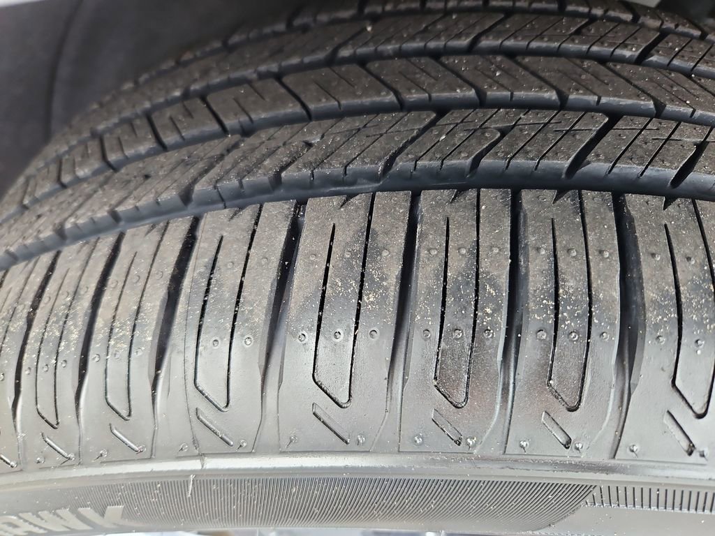 Used 2024 Chevrolet Equinox RS w/ RS Leather Package image 34