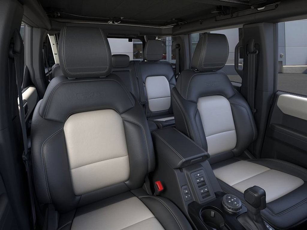 New 2026 Ford Bronco Outer Banks w/ Sasquatch Package AWD/4WD image 10