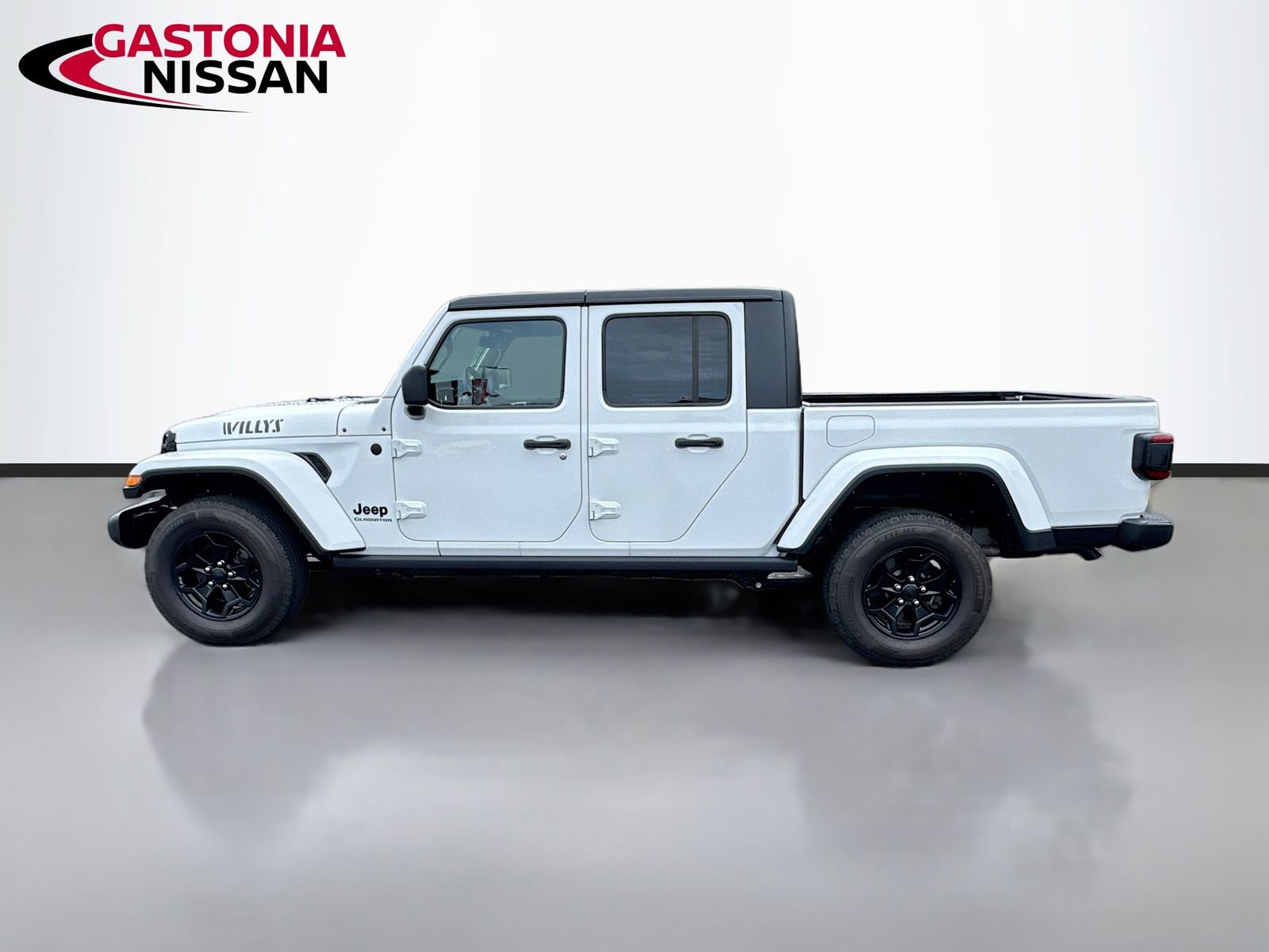 Used 2021 Jeep Gladiator Willys image 5
