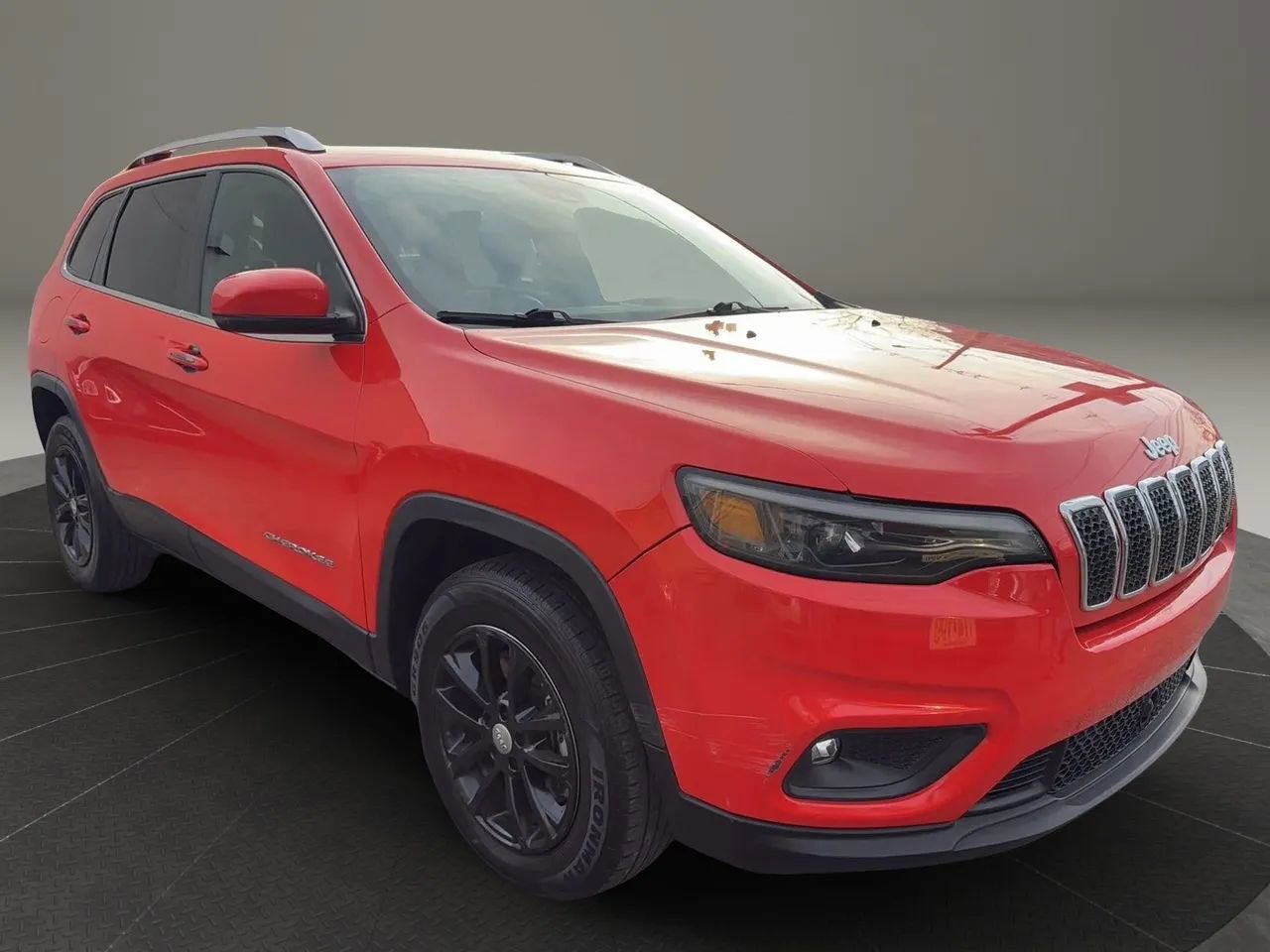 Used 2021 Jeep Cherokee Latitude Lux w/ Comfort/Convenience Group AWD/4WD image 3