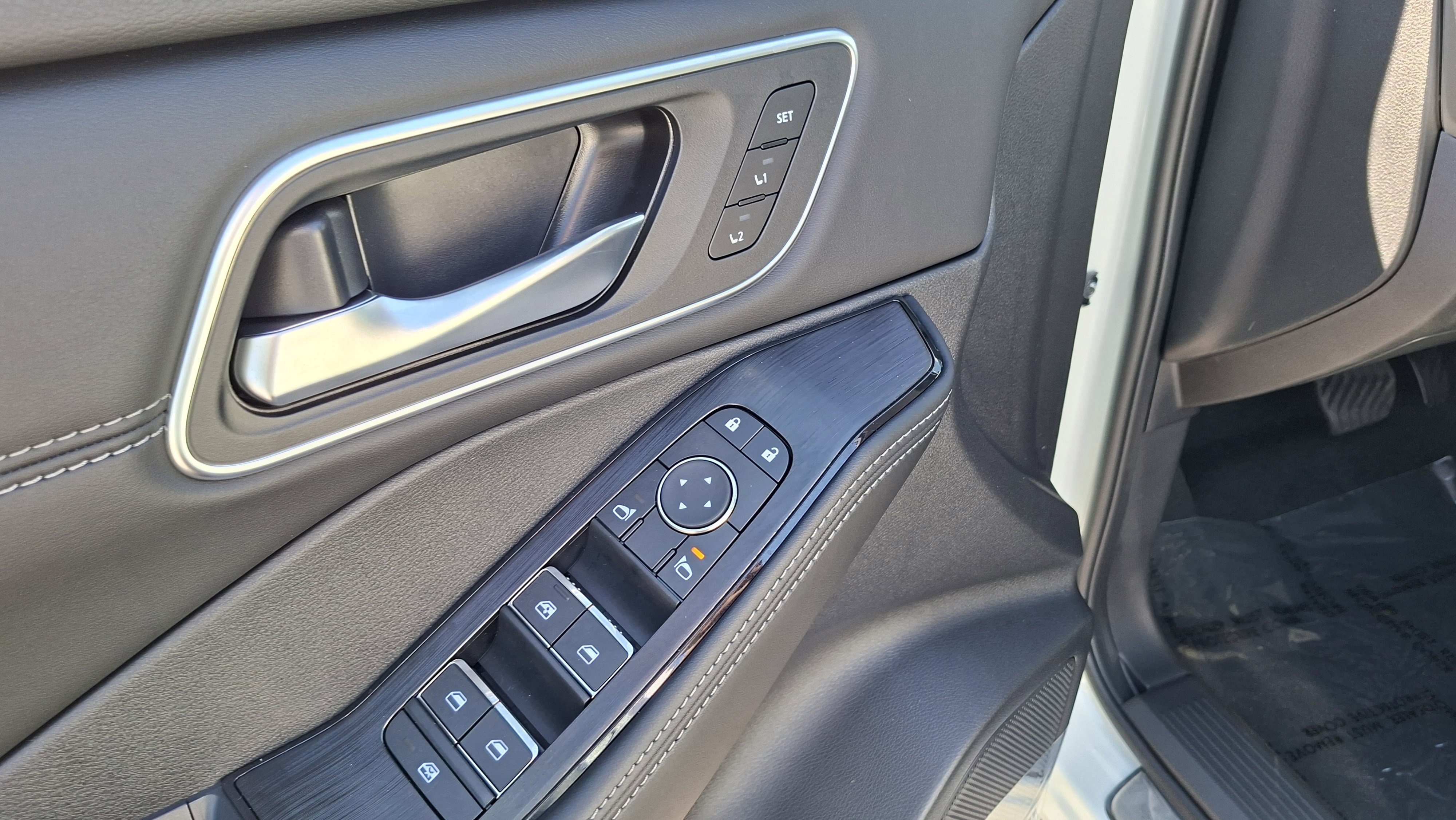 New 2026 Nissan Rogue Platinum image 12