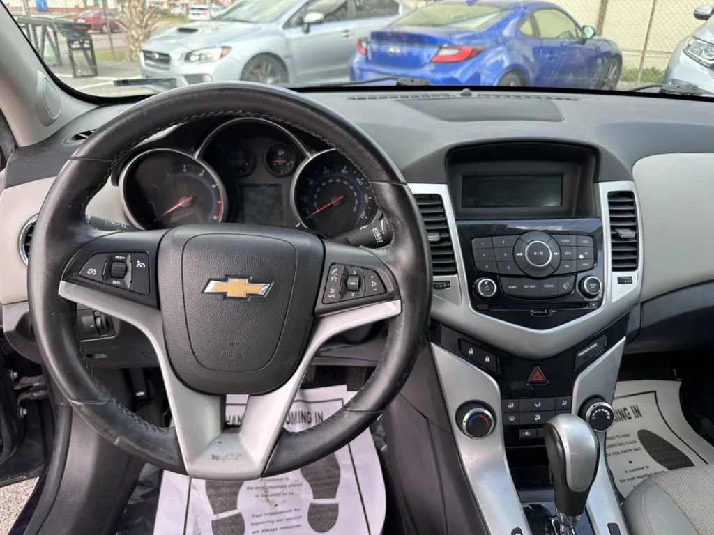 Used 2014 Chevrolet Cruze LT w/ All-Star Edition FWD image 11