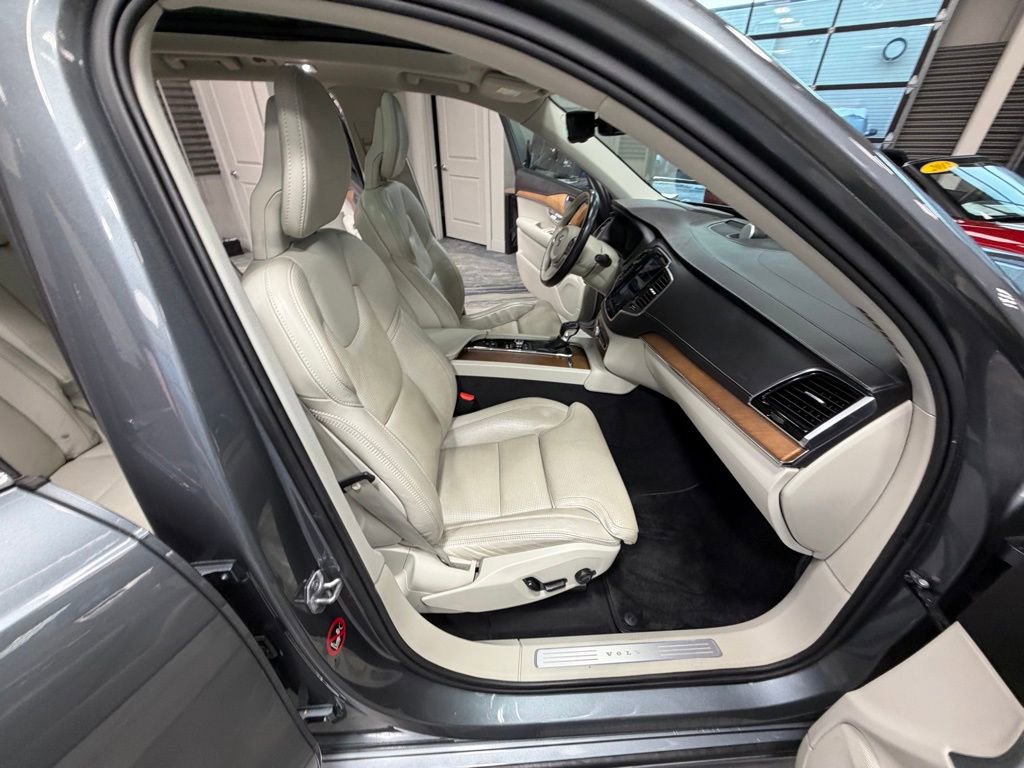 Used 2017 Volvo XC90 T6 Inscription w/ Vision Package image 47