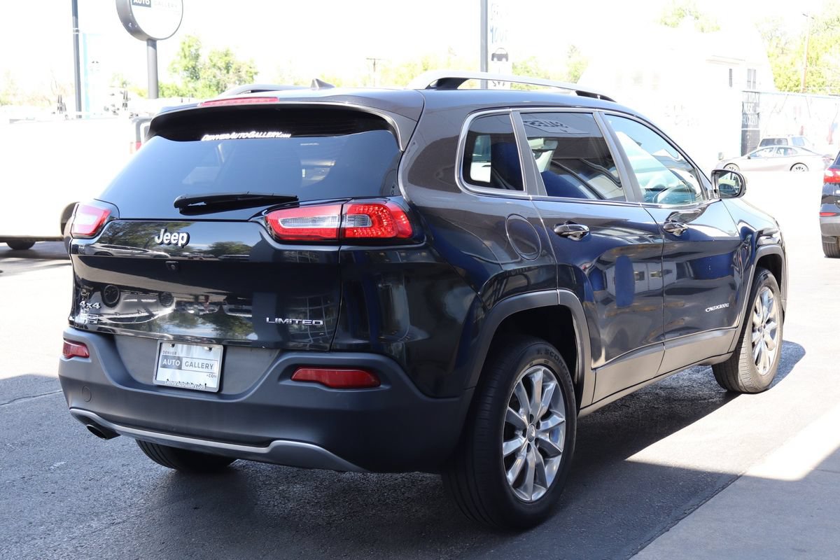 Used 2016 Jeep Cherokee Limited AWD/4WD image 7