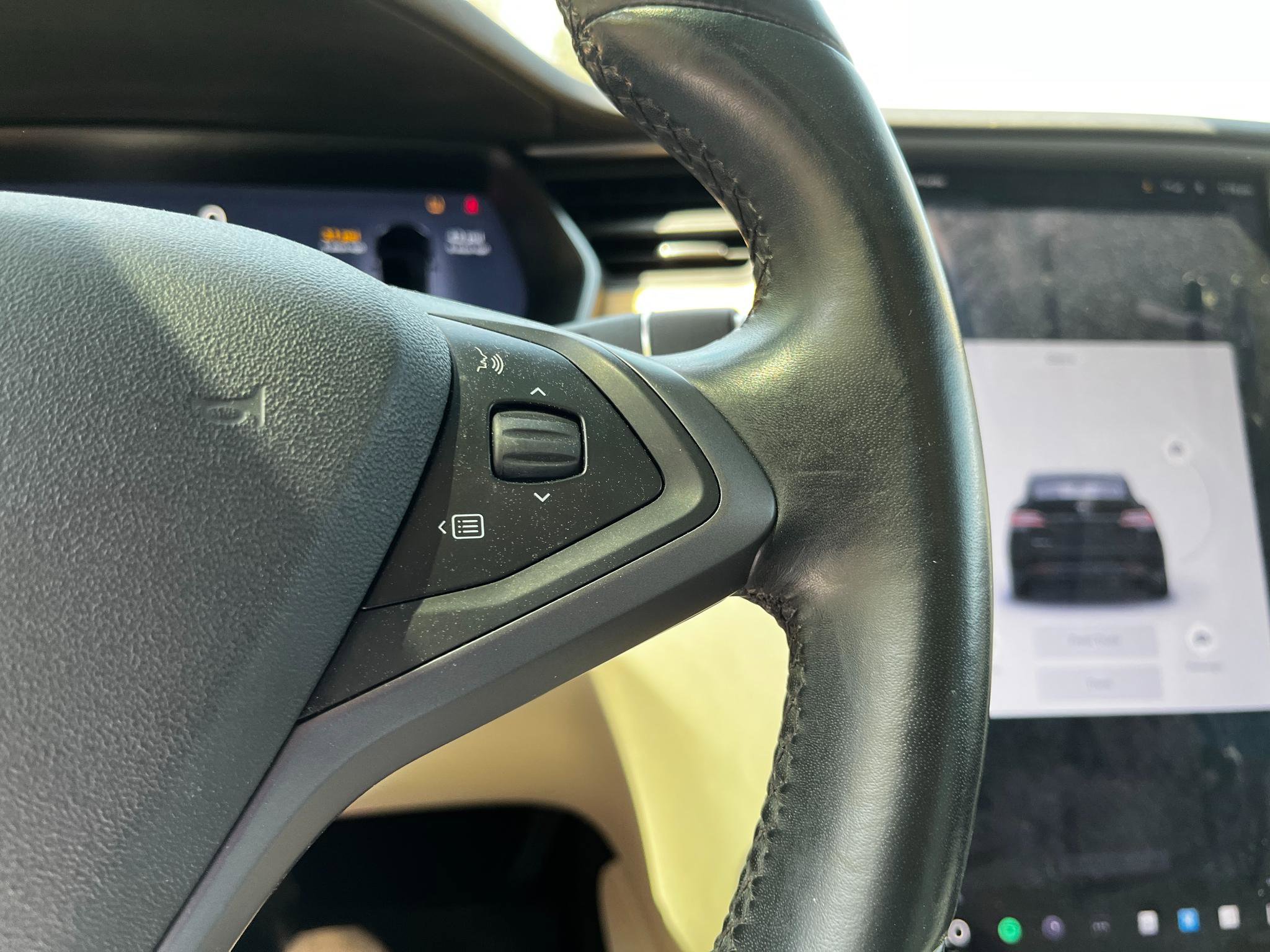 Used 2018 Tesla Model X 100D image 28