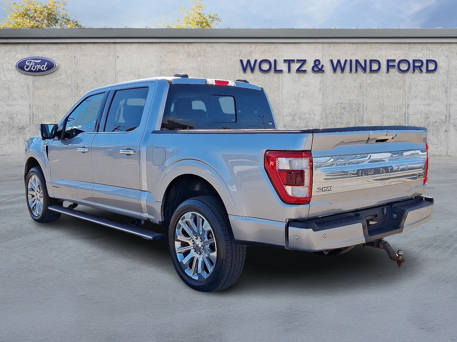 Used 2023 Ford F150 Limited AWD/4WD image 4
