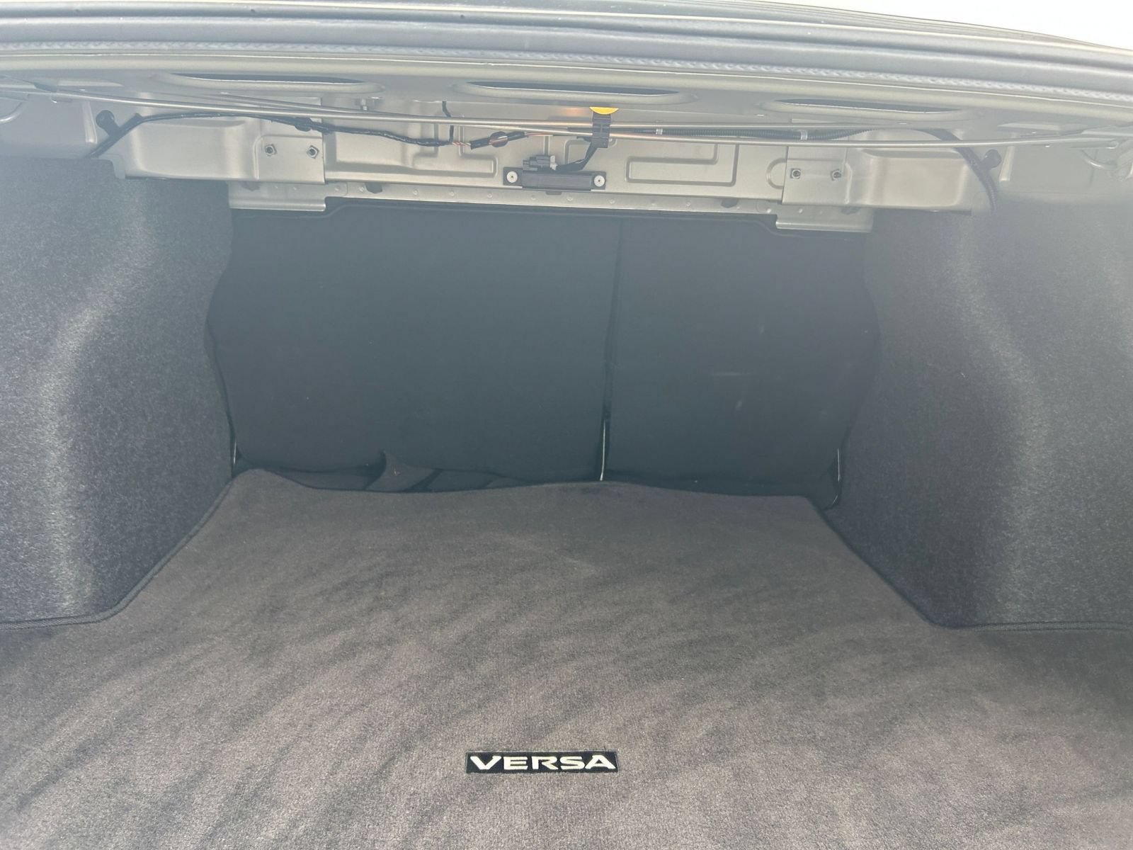 Used 2025 Nissan Versa SV FWD image 25