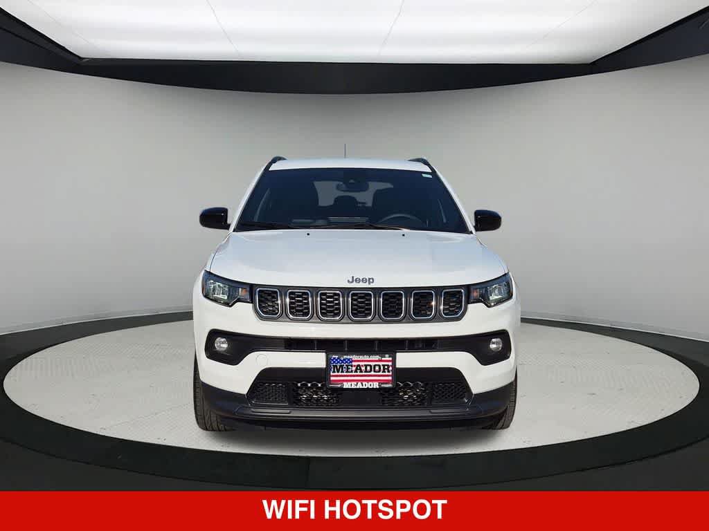 Used 2024 Jeep Compass Latitude AWD/4WD image 10