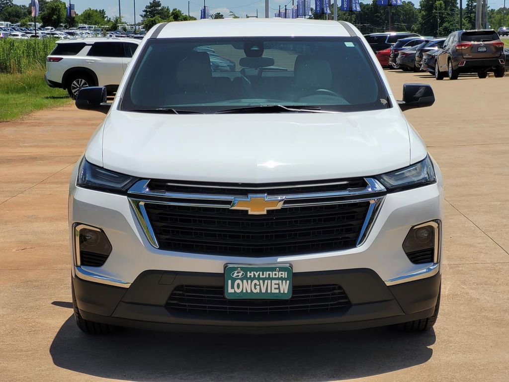 Used 2023 Chevrolet Traverse LS image 2