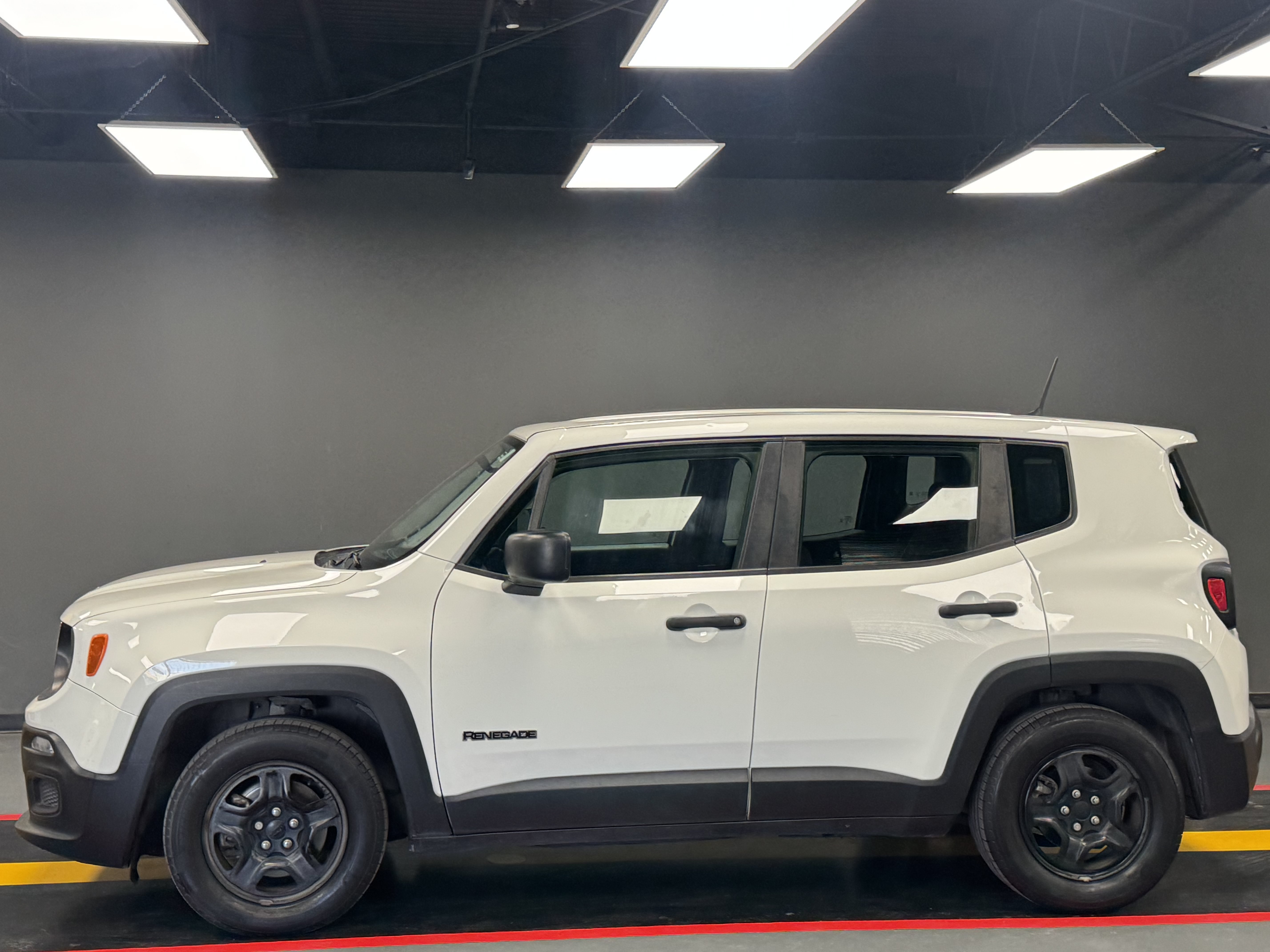 Used 2017 Jeep Renegade Sport w/ Power & Air Group FWD image 3