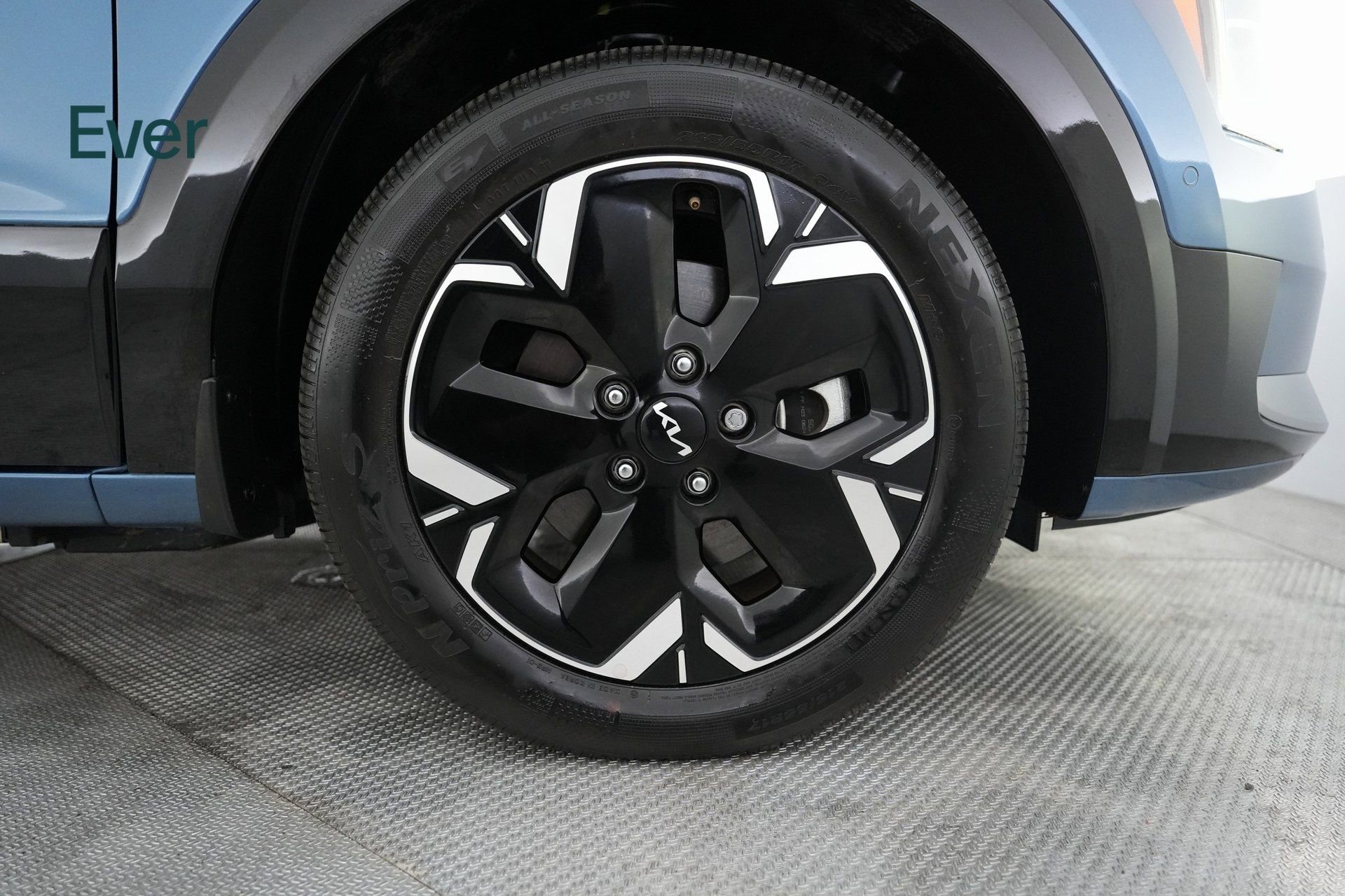 Used 2024 Kia Niro Wave w/ Wave Preserve Package image 19