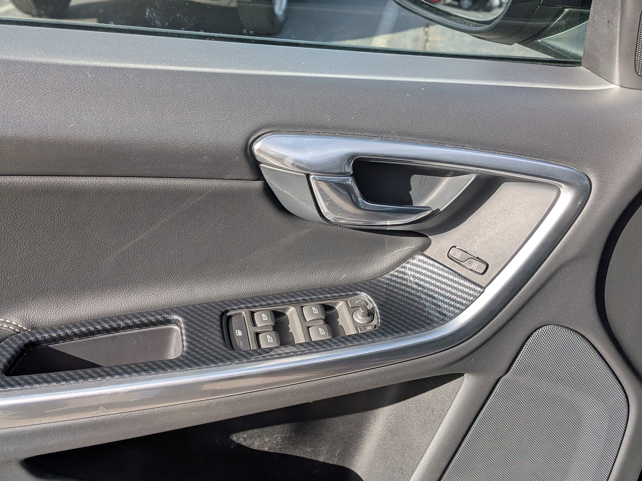 Used 2018 Volvo S60 T5 Dynamic w/ Vision Package image 15