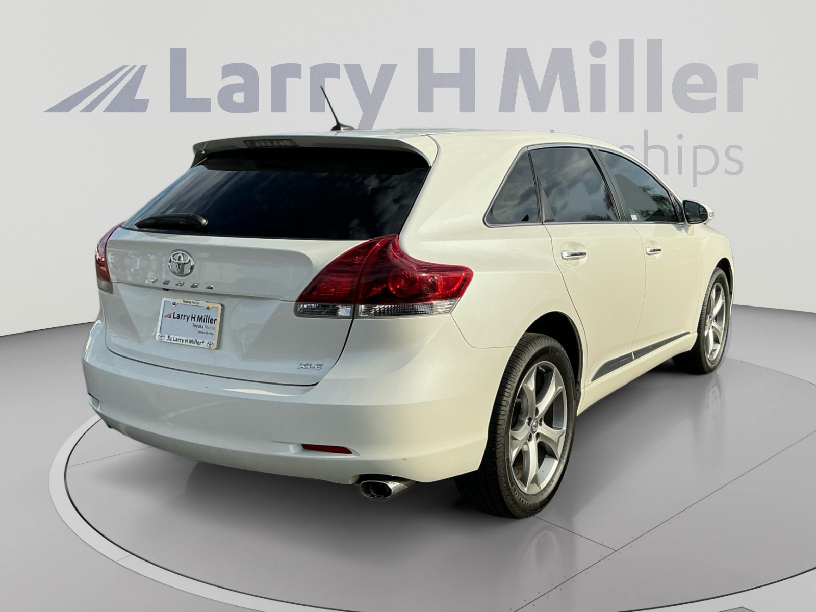 Used 2013 Toyota Venza XLE FWD image 5