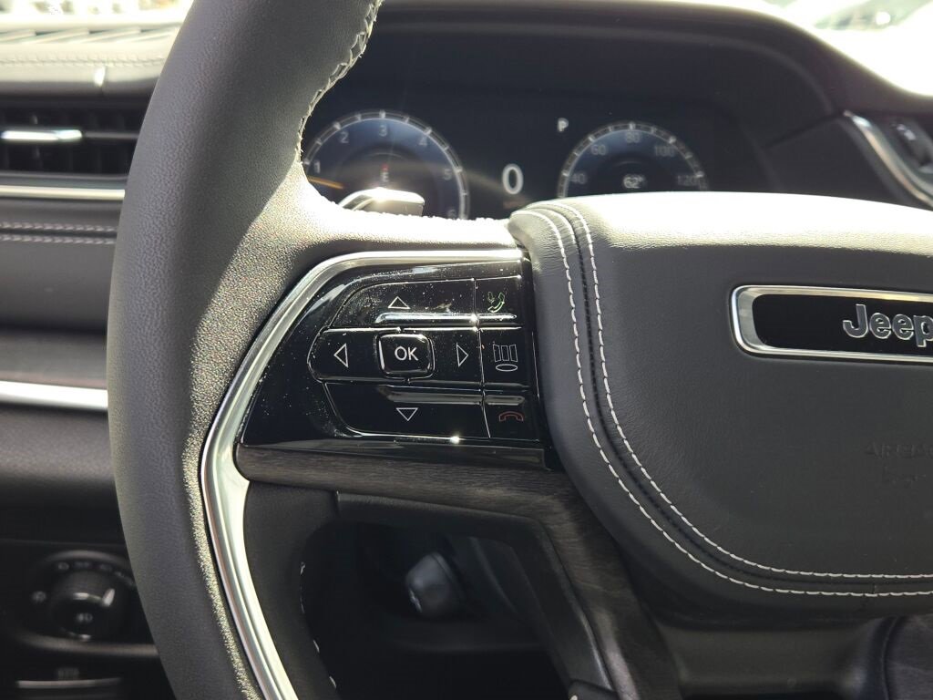 New 2025 Jeep Grand Cherokee L Overland w/ Luxury Tech Group IV image 35