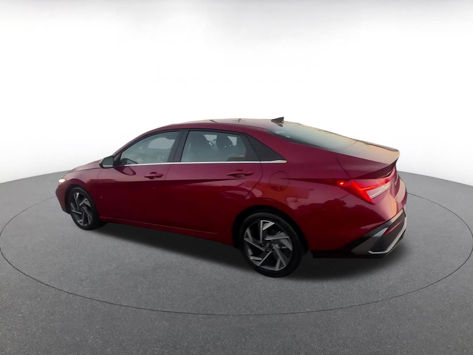 Used 2025 Hyundai Elantra SEL FWD image 10