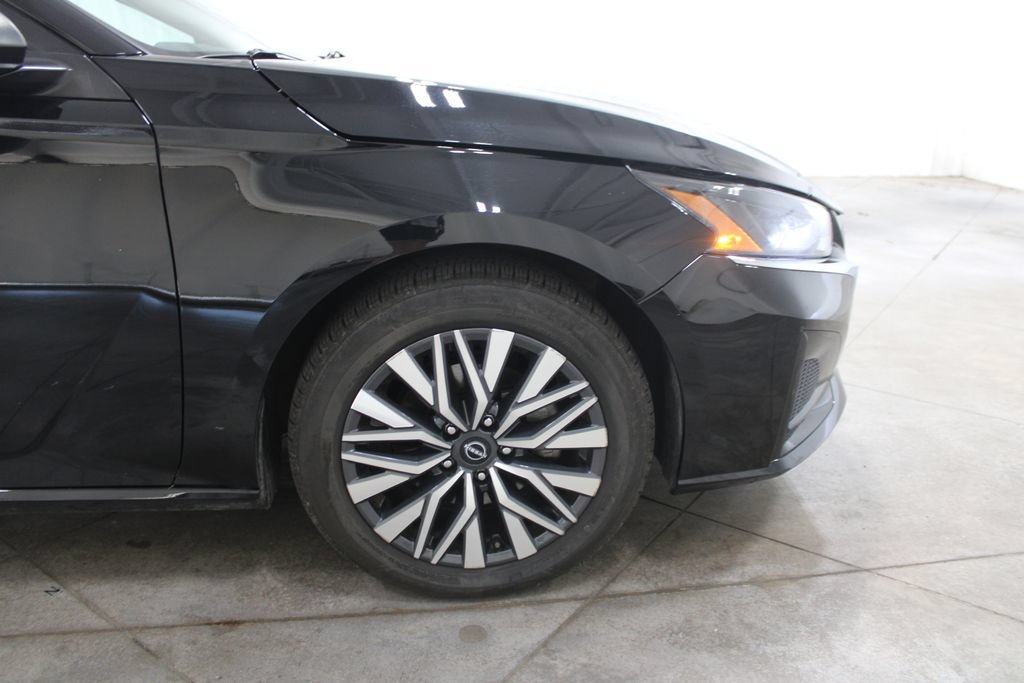 Used 2024 Nissan Altima 2.5 SV FWD image 18