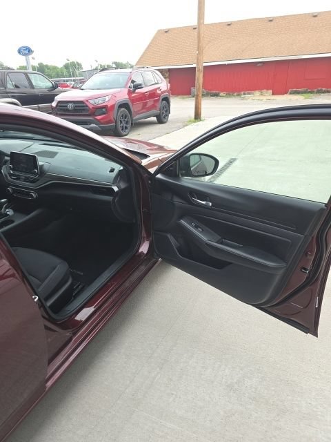 Used 2025 Nissan Altima 2.5 SV AWD/4WD image 26