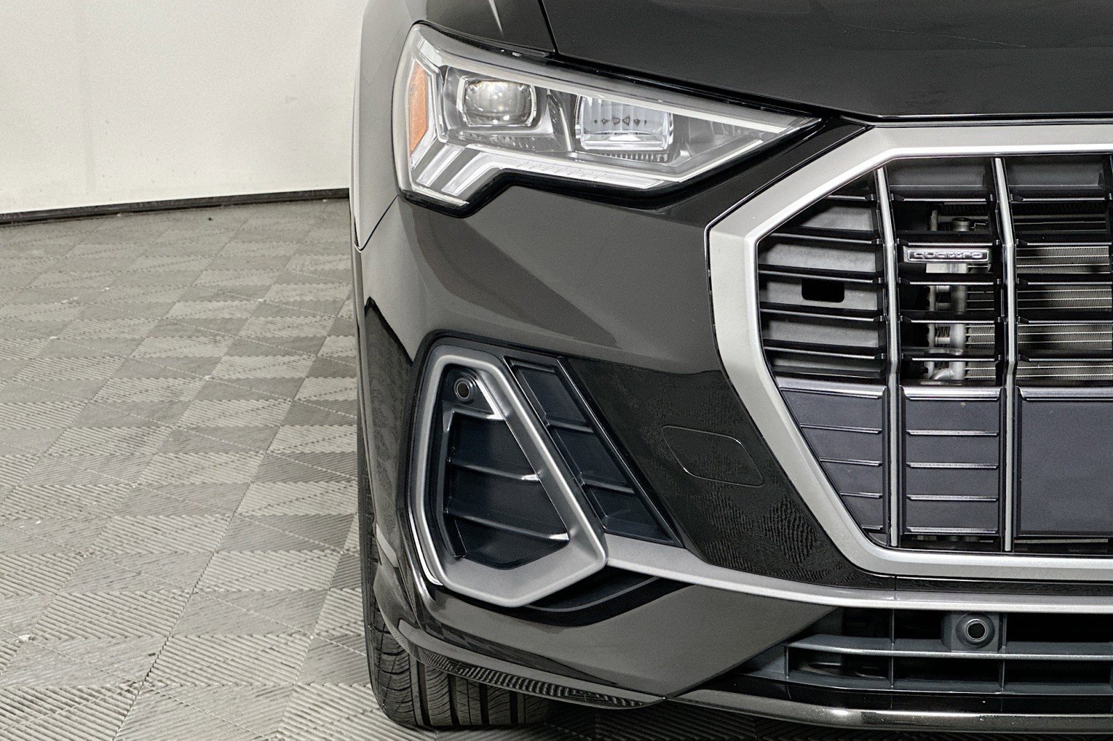 Used 2025 Audi Q3 2.0T Premium w/ Convenience Package image 16