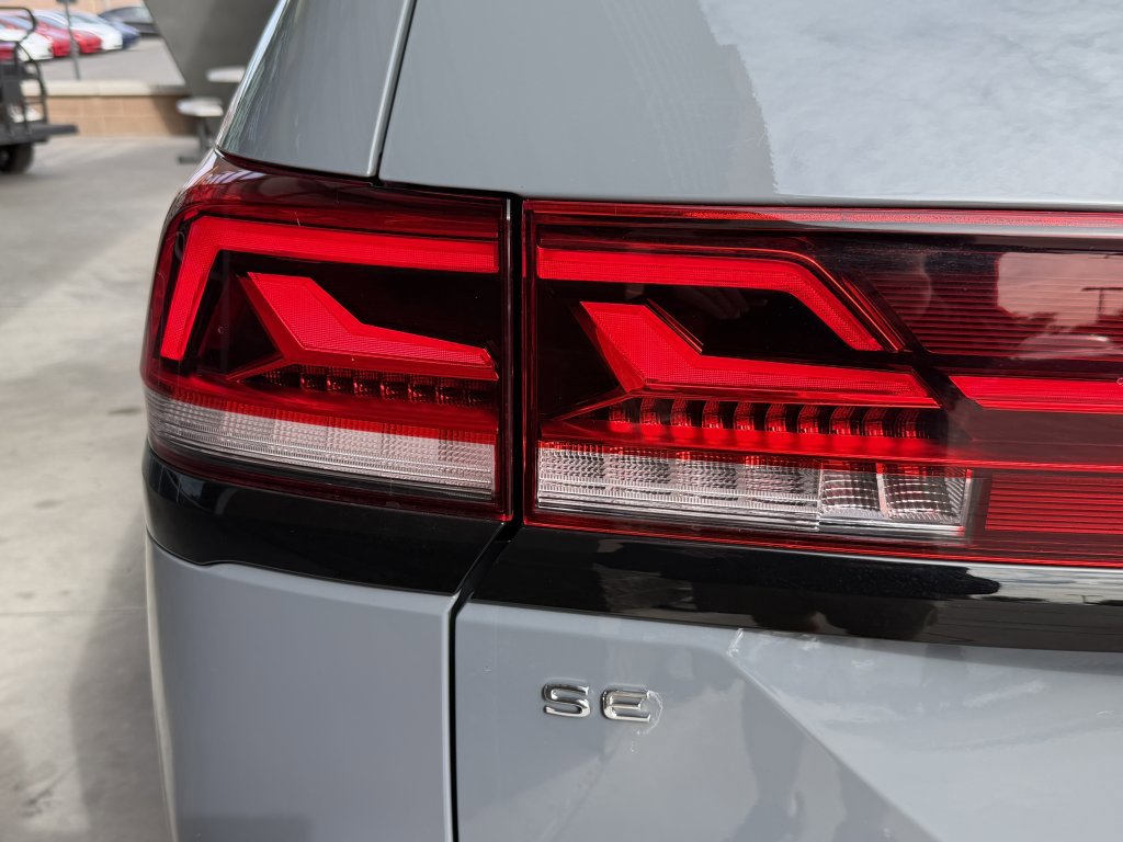 Used 2025 Volkswagen Atlas Peak Edition SE AWD/4WD image 14