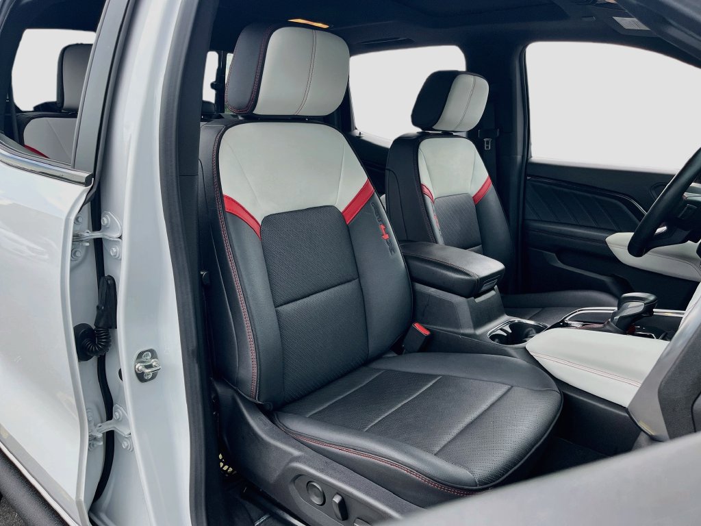 Used 2024 GMC Canyon AT4X AWD/4WD image 28
