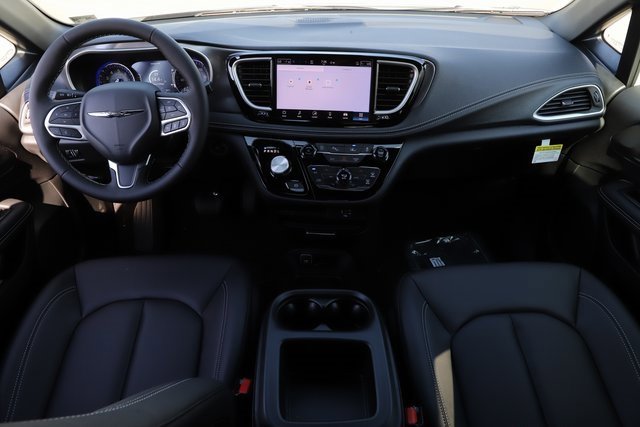 New 2026 Chrysler Pacifica Select image 23