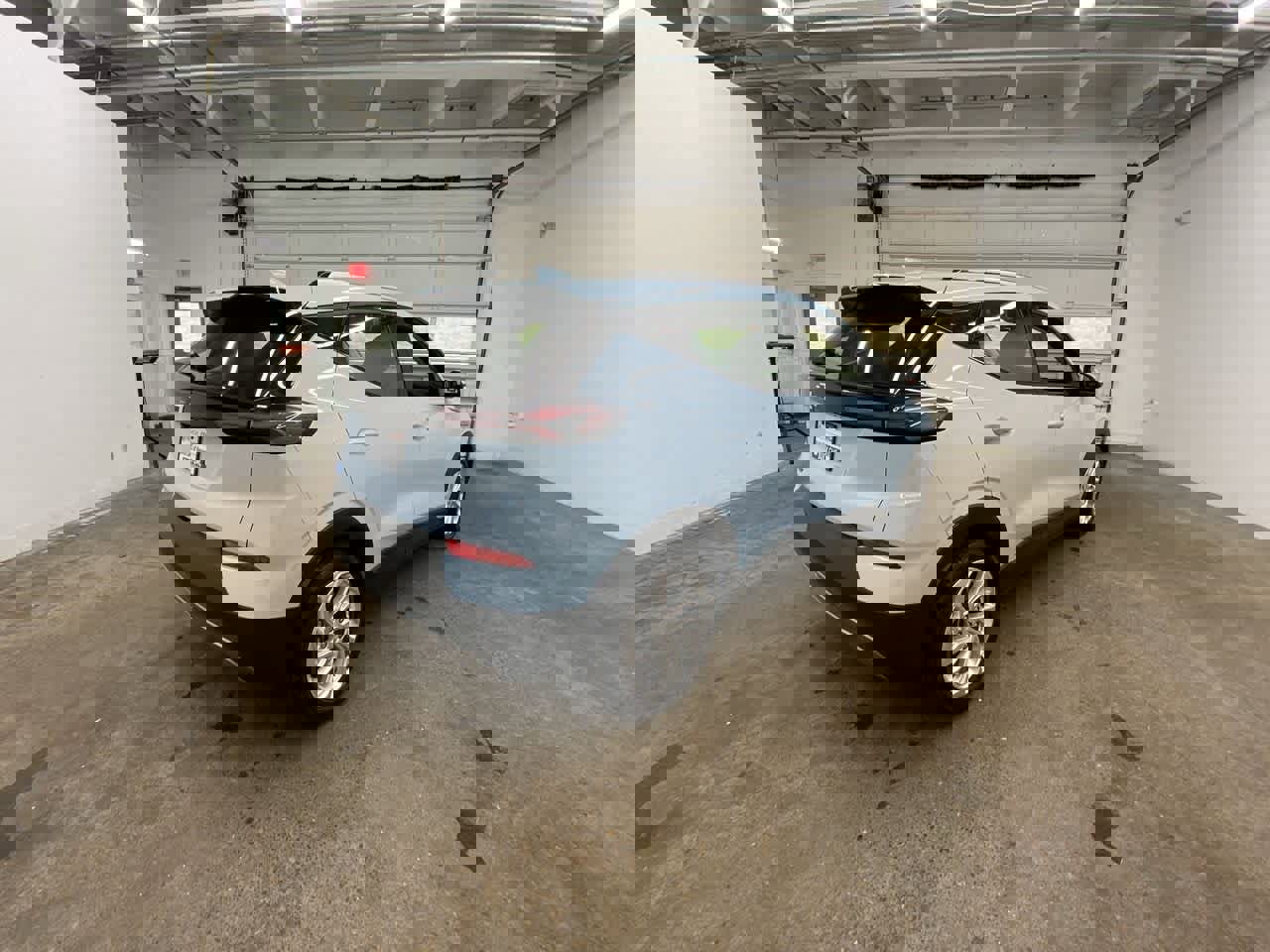 Used 2023 Chevrolet Bolt EUV LT image 6