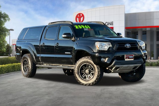 Used 2014 Toyota Tacoma 4x4 Double Cab w/ TRD Sport Package image 2